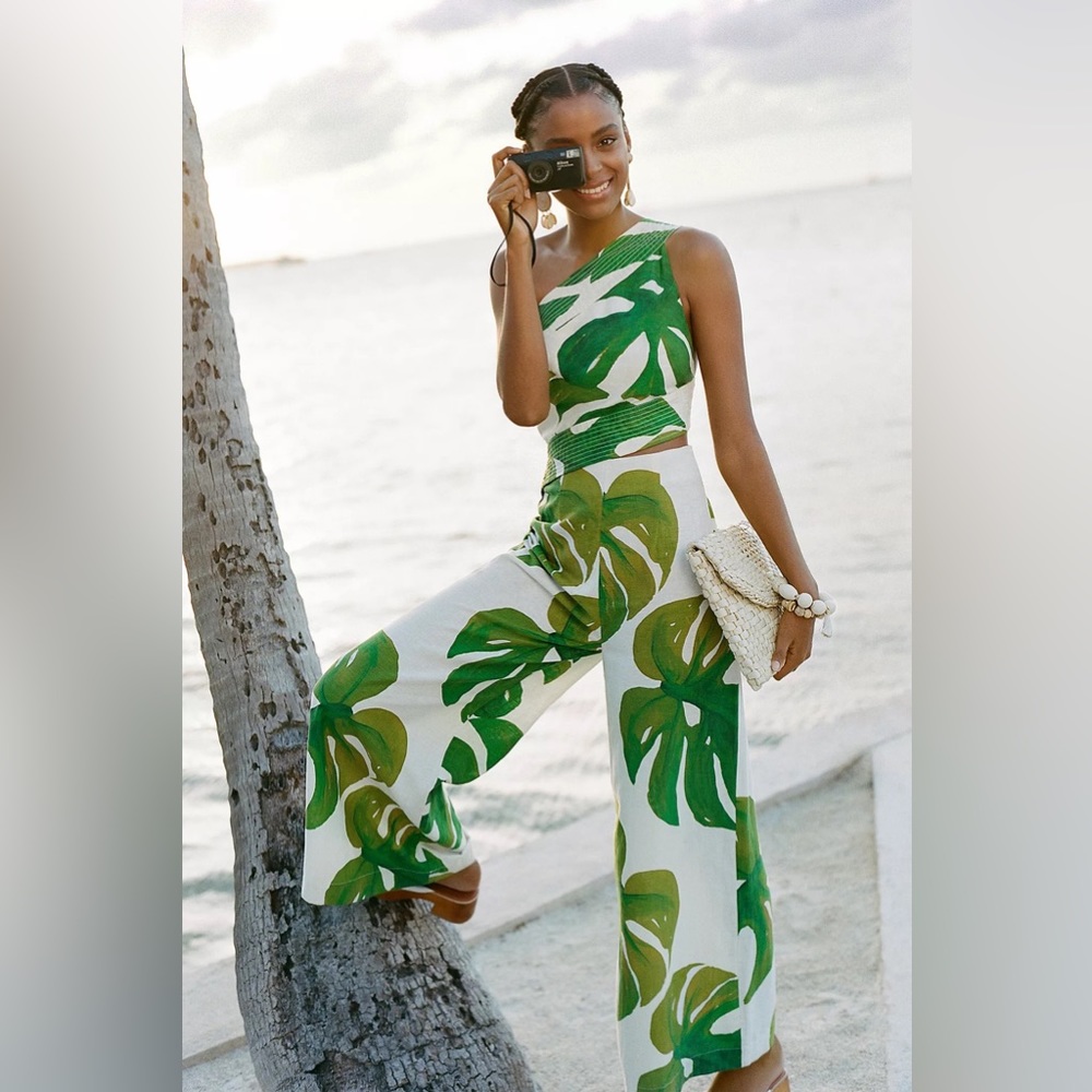 New Anthropologie Farm Rio Monstera One Shoulder Jumpsuit Size Small Green White